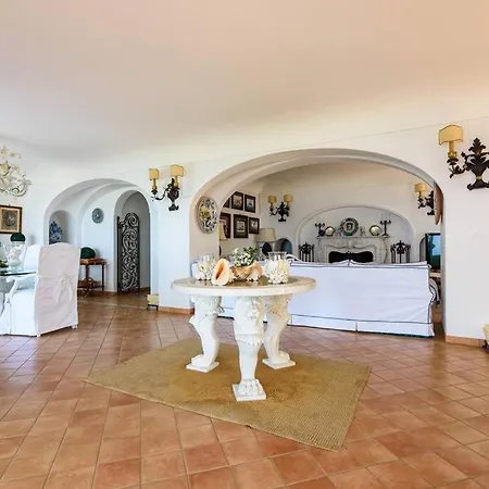 Gina, Anacapri (Isola di Capri)