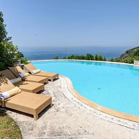 Gina - Infinity Pool - Capri Villa