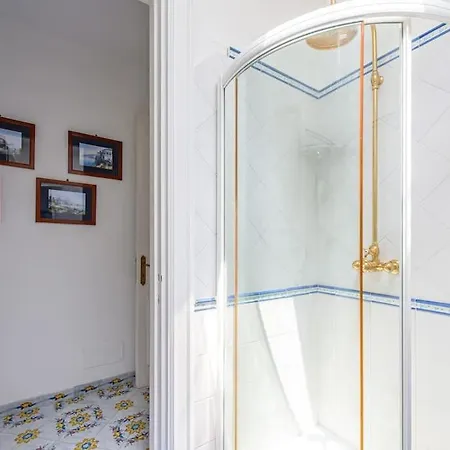 Gina, Villa Anacapri