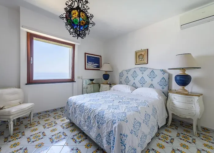 Gina - Infinity Pool - Capri Villa